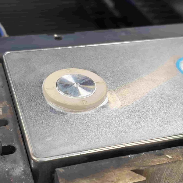 自動化線方殼電池封口焊接